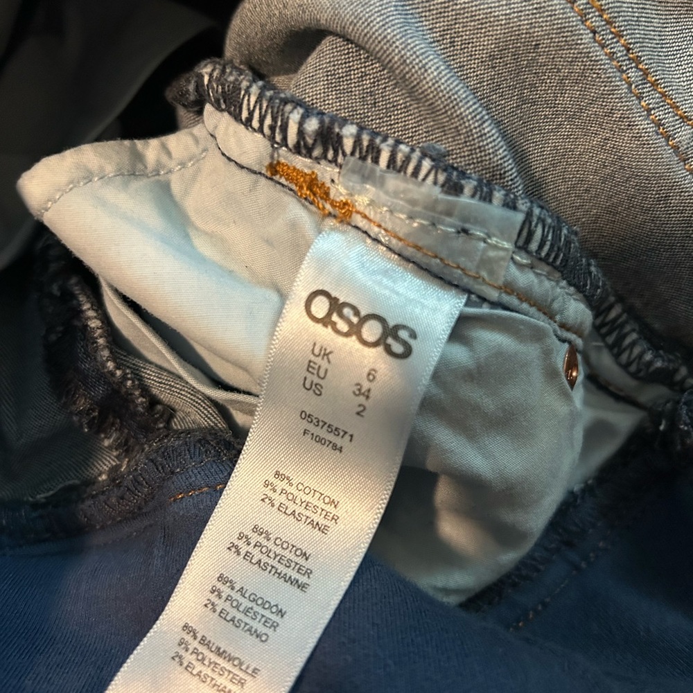 ASOS maternity jeans - Picture 2 of 3